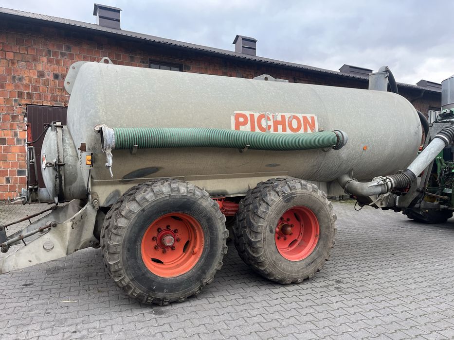 Beczka beczkowóz asenizacyjny  Pichon 12000 litrów ramię hydrauliczne