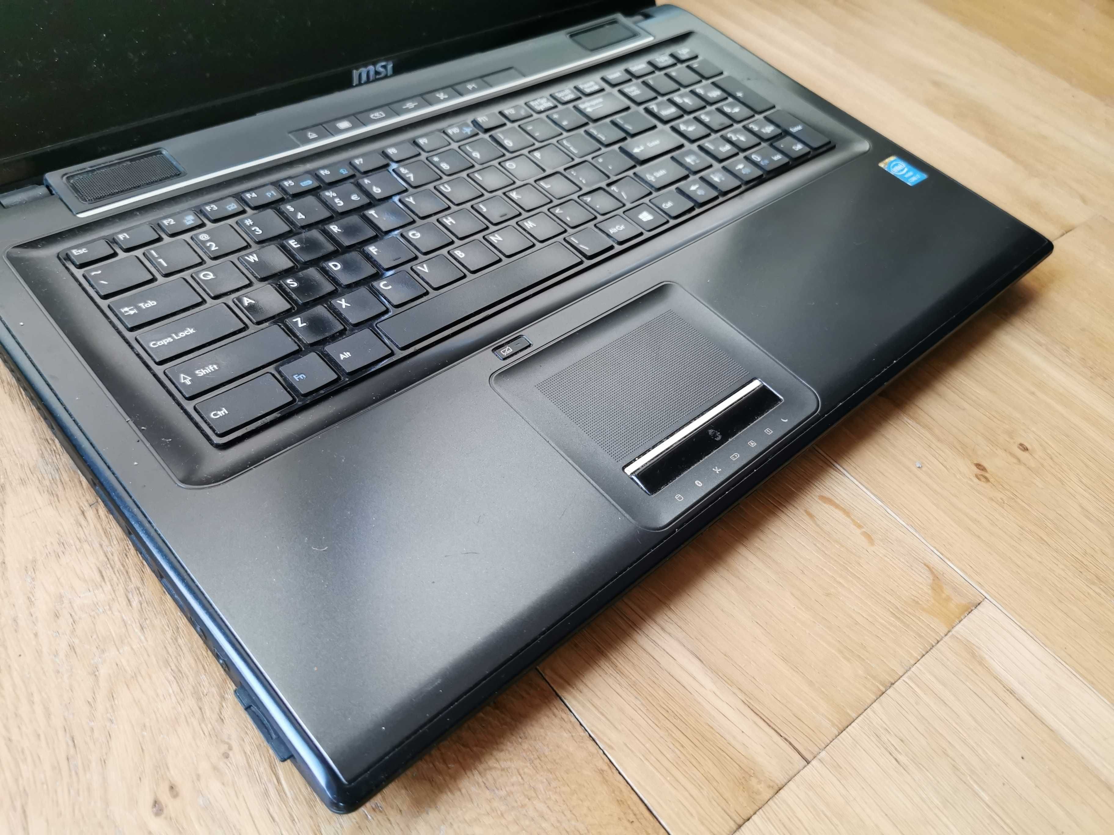 Laptop MSI MS-1758 17 cali procek i7 działa, uruchamia się + zasilacz