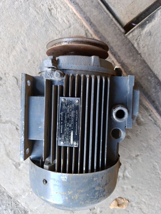 Продам два електродвигуни,один новий другий практично не працював,,