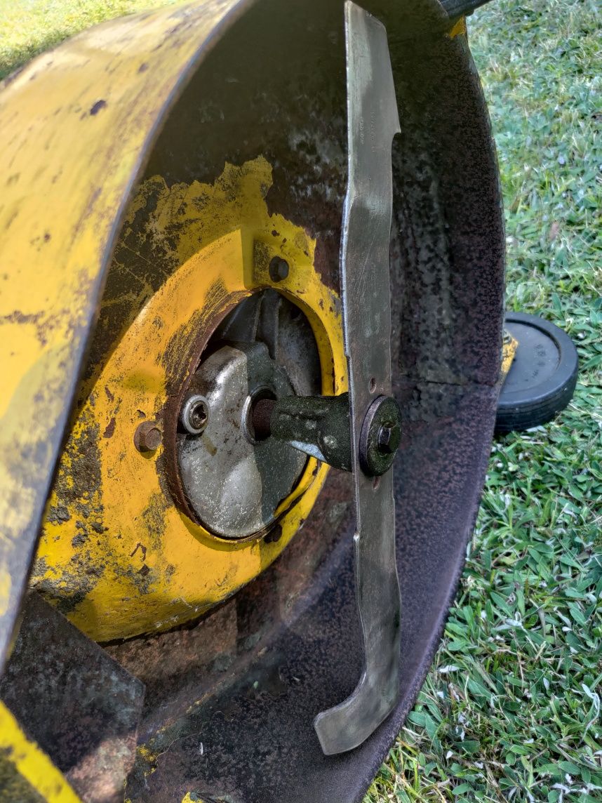 Austriacka kosiarka spalinowa z silnikiem briggs & stratton