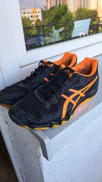 Asics Gel -  Buty do badmintona i squasha 
Buty do badmintona i squash