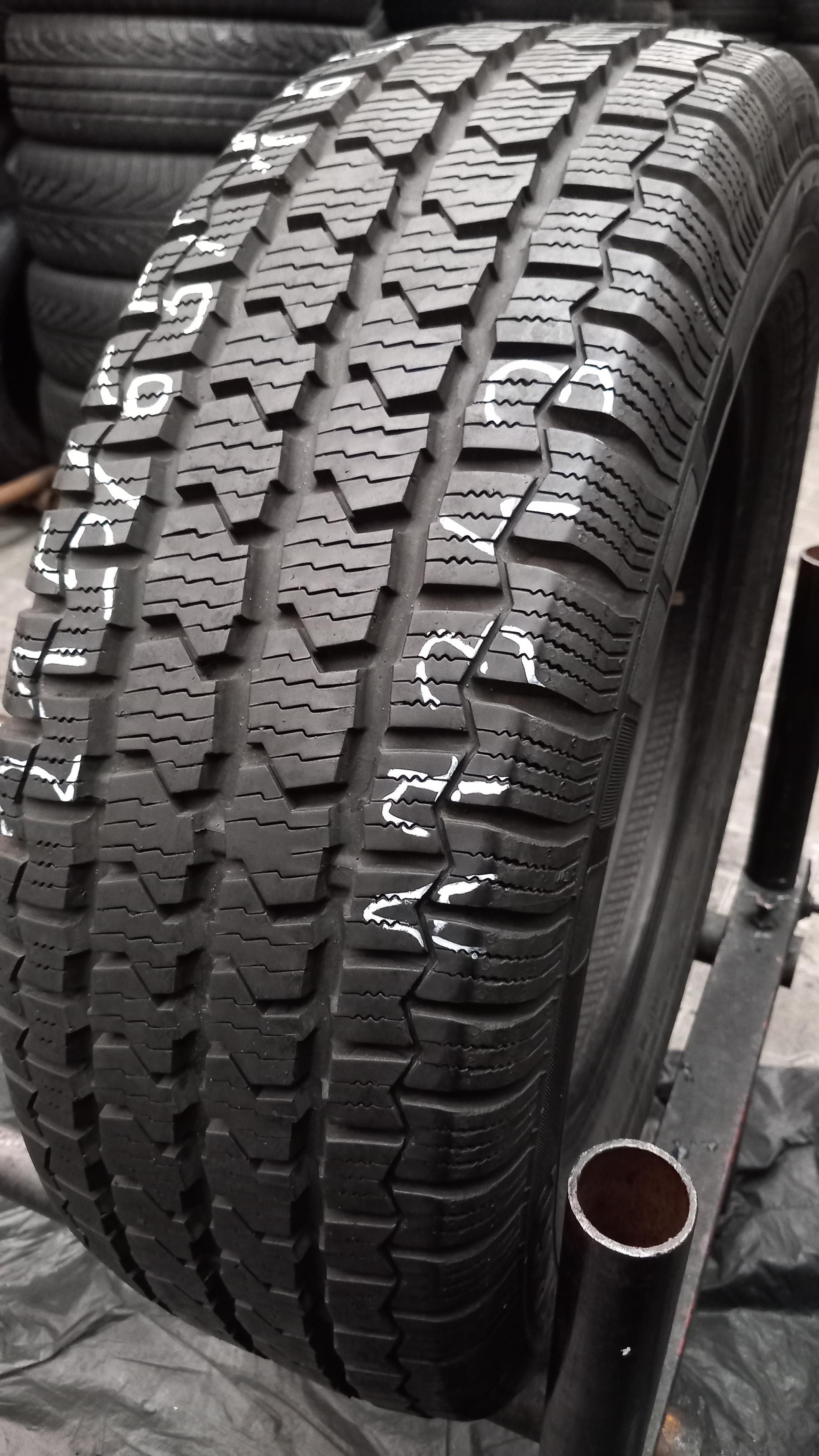 215/65/16C Continental Vanco Four Season 2 109/107R