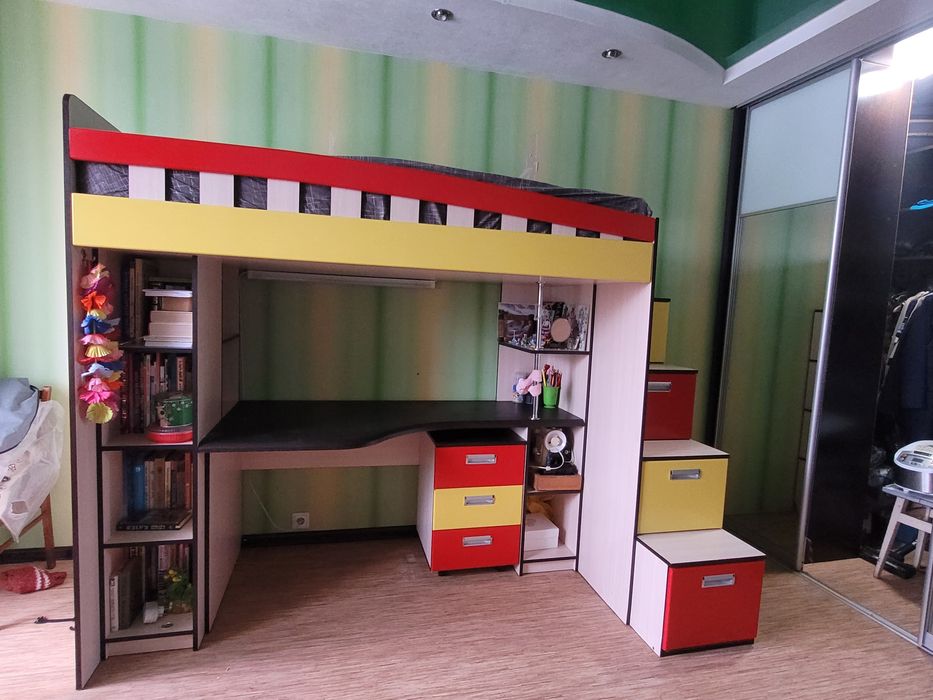 Продам меблі для дитячої кімнати.