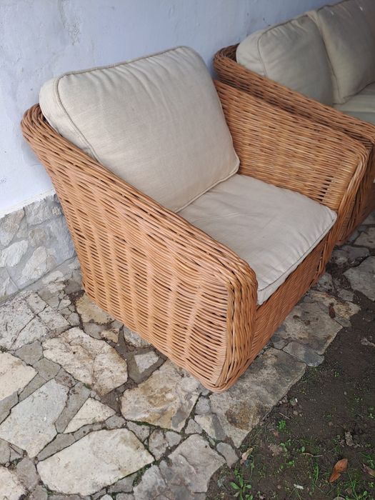 Conjunto de sofa de vime. Para  desocupar.