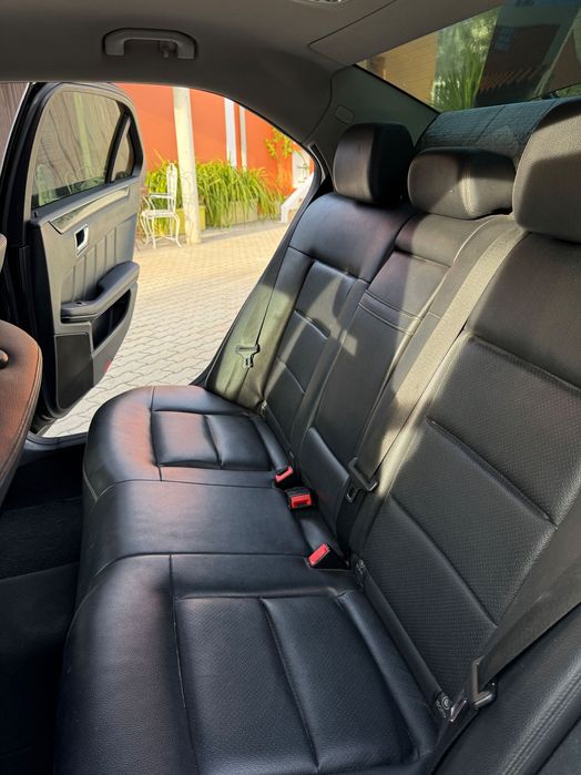 Mercedes-Benz W212 E250