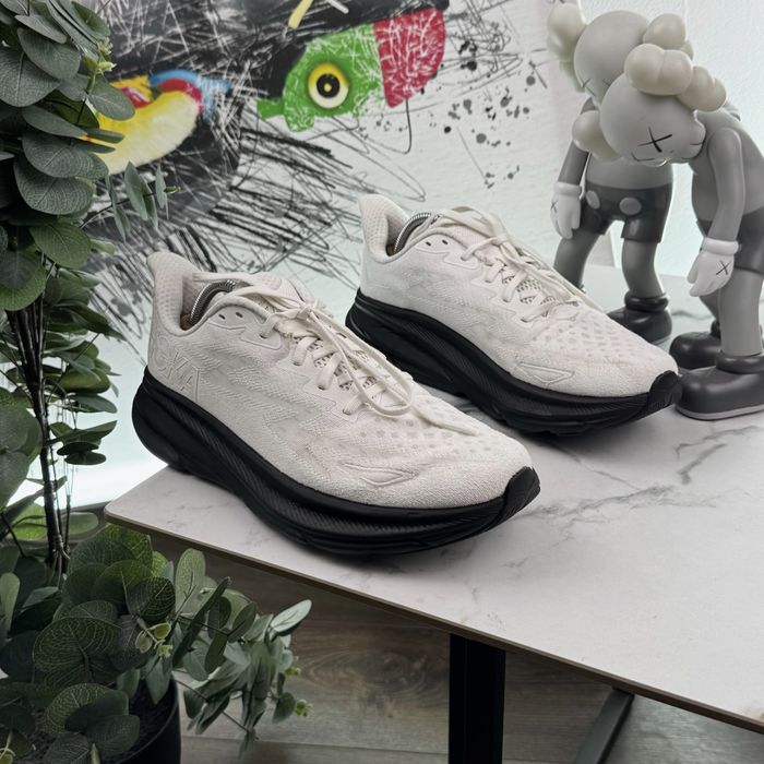 Кросівки Hoka Clifton 9 44 розмір E1155