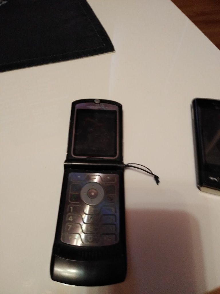 Motorola v3 bez ładowarki z bateria