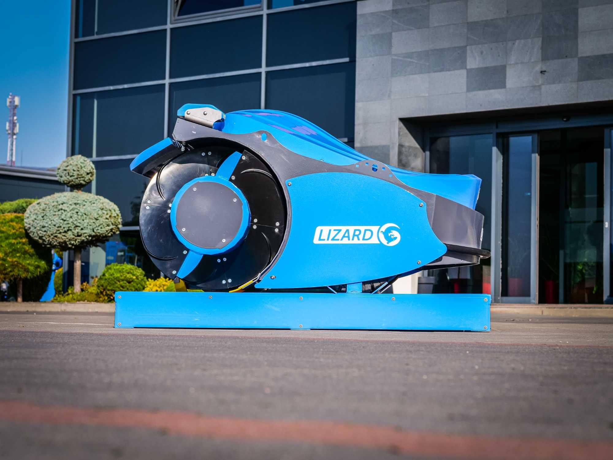 Robot do podgarniania paszy EM LIZARD | EUROMILK
