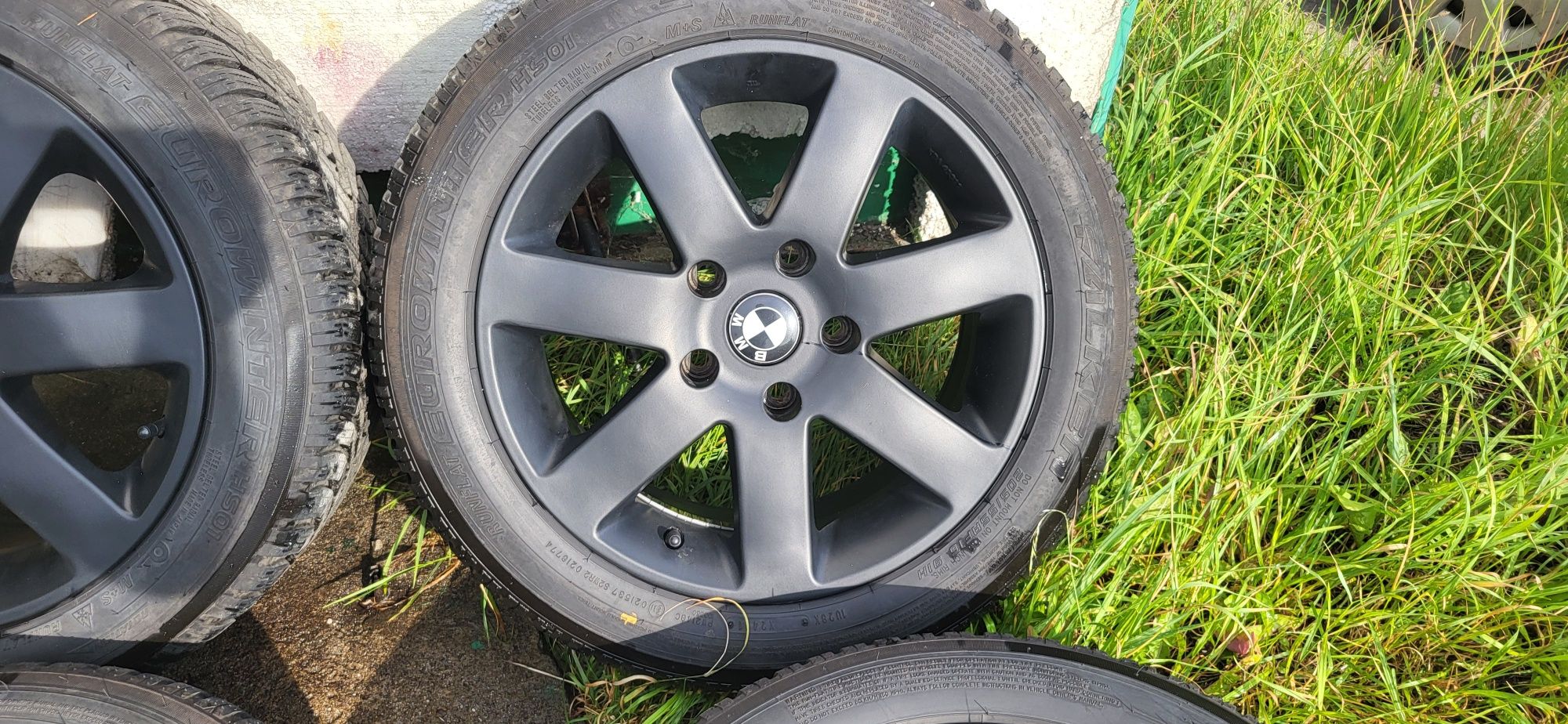 Koła bmw felgi aluminiowe proszkowo malowane,opony zimowe runflat