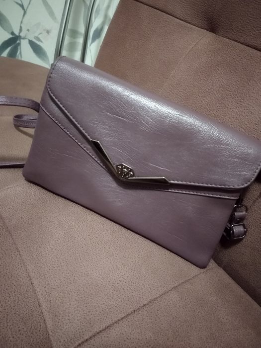Клатч в наличии длинная ручка