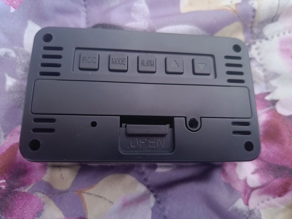 Sprzedam nowy podświetlany budzik cyfrowy