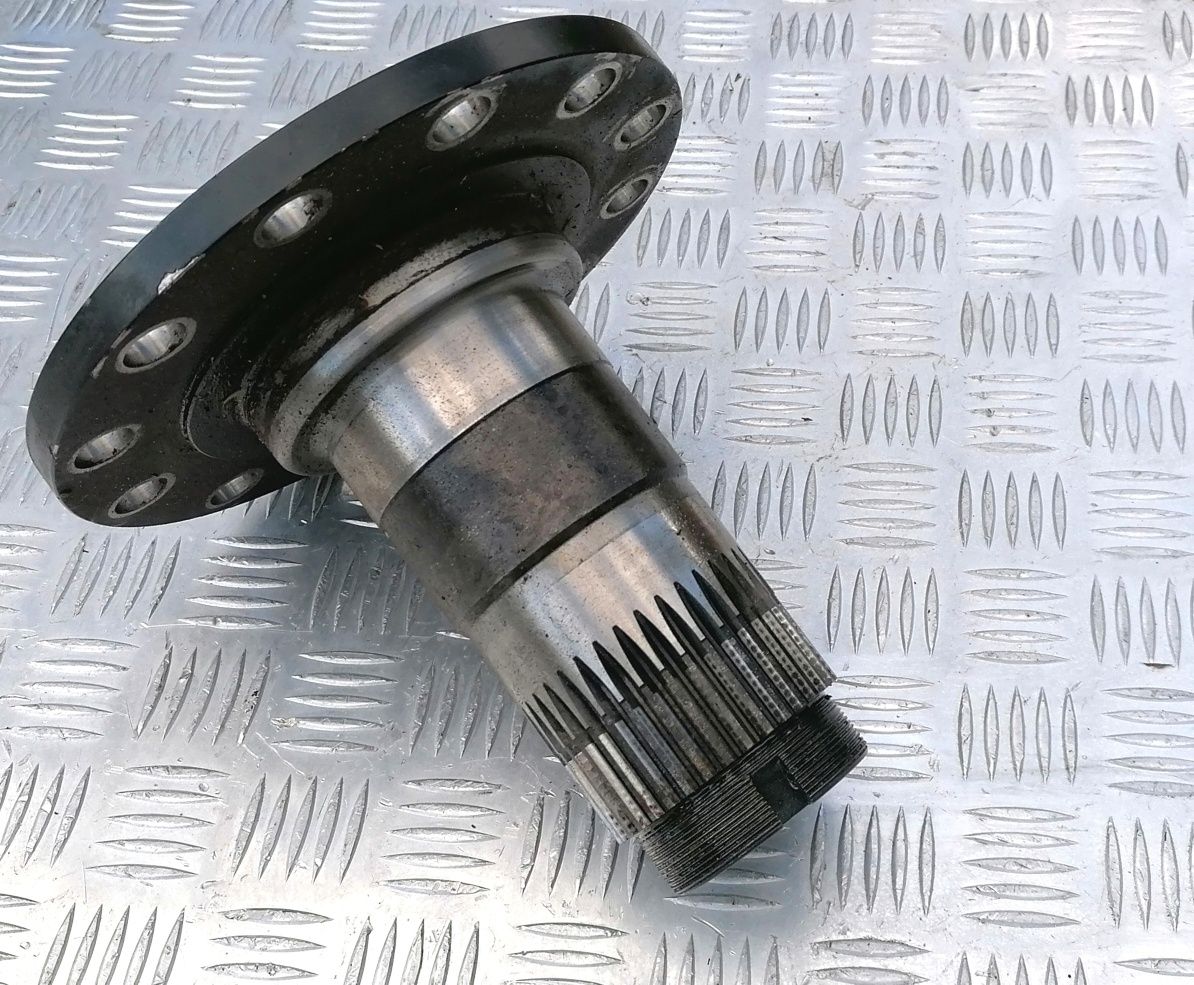 Czop piasty Massey Ferguson 8170,8270,8280,9240 APL 5052