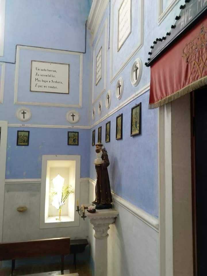 Casa  com capela , 485 M2, 20 div.. ,