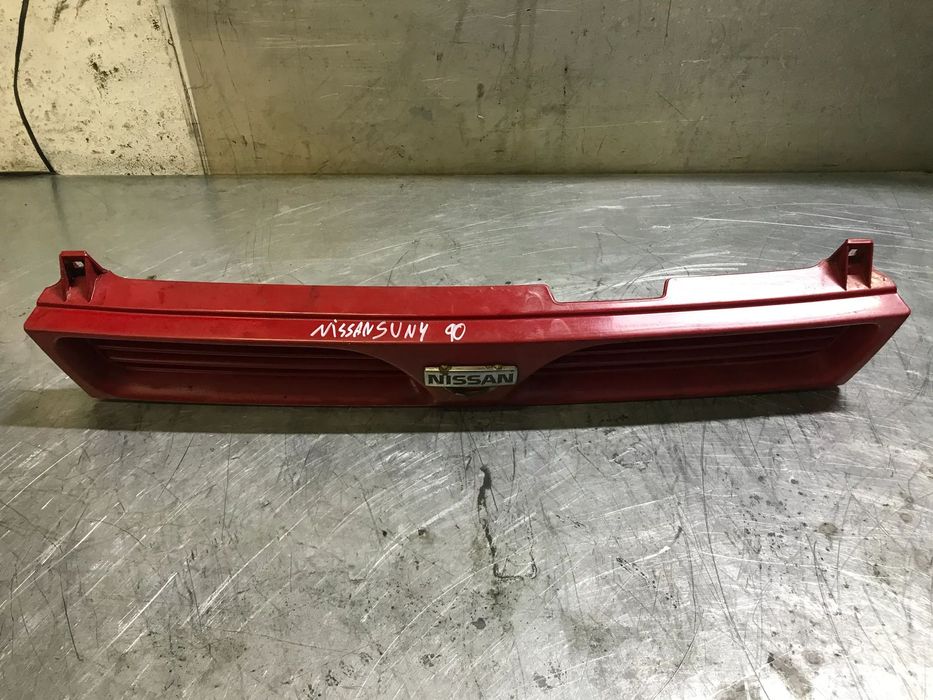GRELHA DA FRENTE NISSAN SUNNY N14