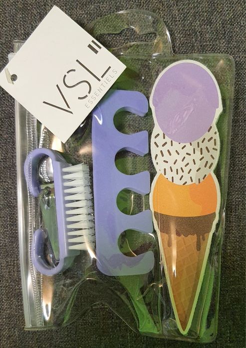 Zestaw do manicure i pedicure marki VSL Essentiels