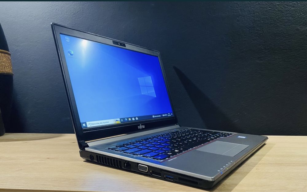 HIT ! Szybki Laptop Fujitsu i5-6200u 8 GB / 256 SSD