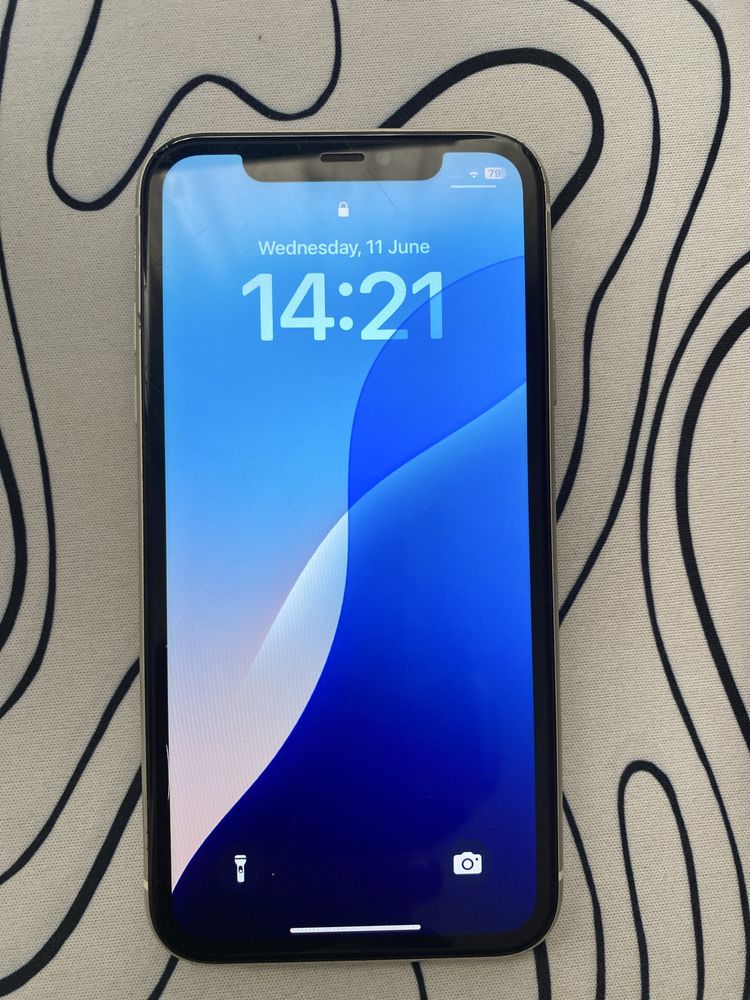iPhone 11 64GB com caixa