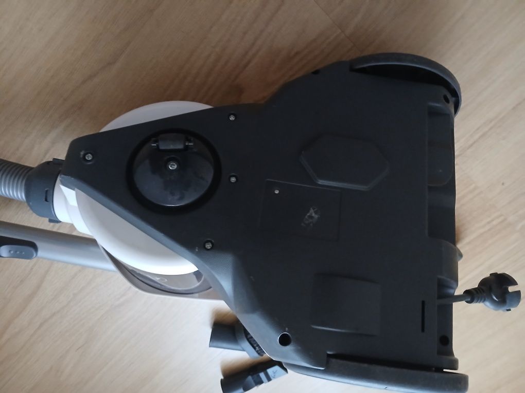 Aspirador marca Hoover