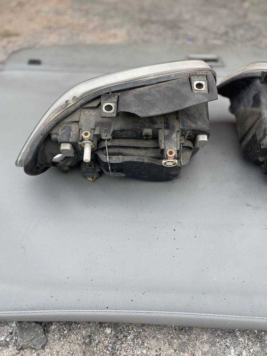 Фари передні пара ліві праві Seat Ibiza 2 1999-2002 Сіат