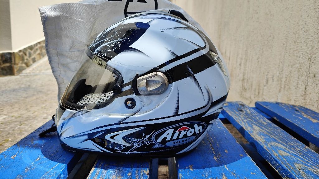 Vendo capacete integral Airoh tam. S