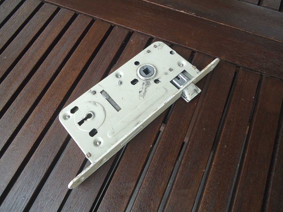 Zamek wkładka zamka rygiel do drzwi