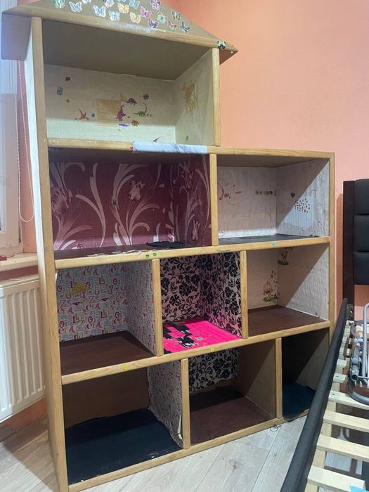 Величезний Ляльковий будинок