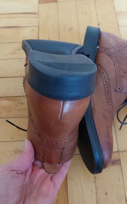 Чоловічі демісезонні черевики M&S 41- 42р
БPОГИ CHESTER
BROWN