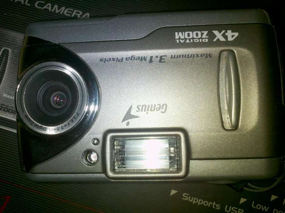 Цифровой фотоаппарт Genius G-Shot D211