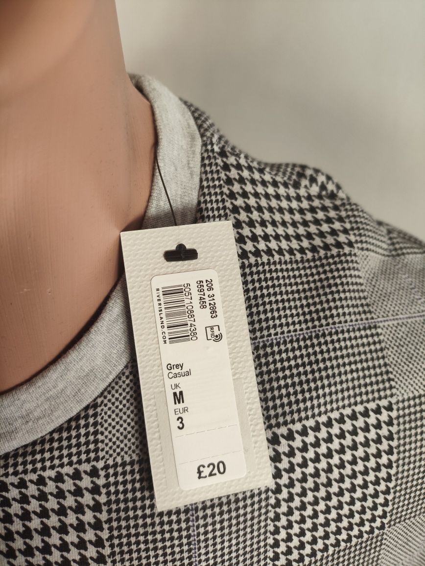 Футболка RIVER ISLAND. Розмір: М
