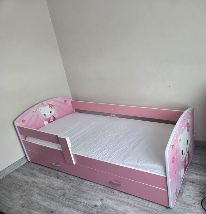 Lozko dla dziewczynki + materac