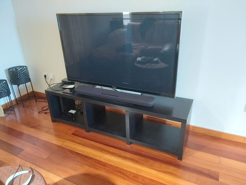 Móvel TV preto aberto