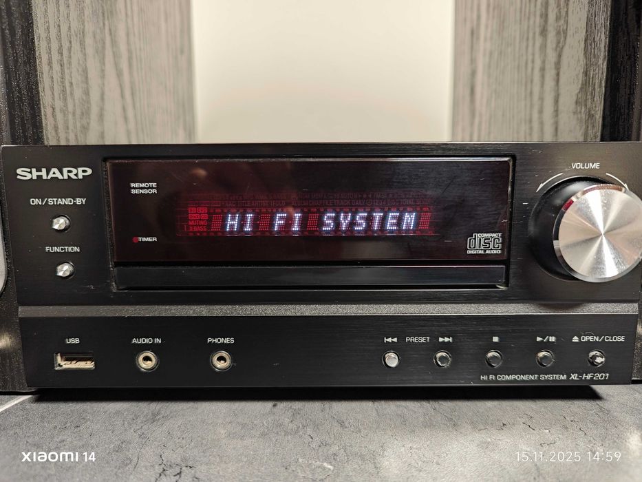 Музыкальный центр Sharp XL-HF201 vs Panasonic SB-PMX5