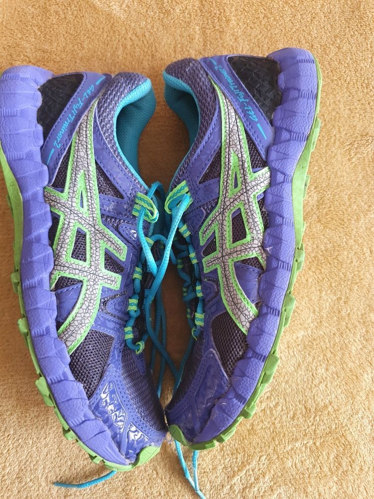 Buty sportowe.  Asics. Rozmiar 37.