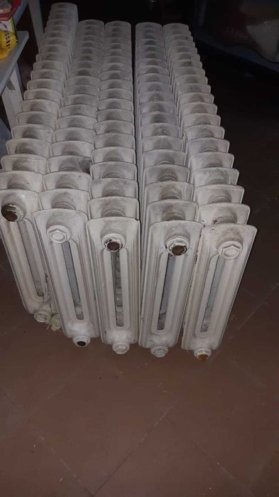 Grzejniki żeliwne z demontażu (każdy ma 20 żeberek)