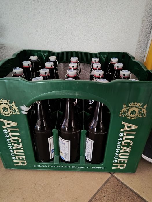 Butelki ceramiczne korki ze skrzynka na soki