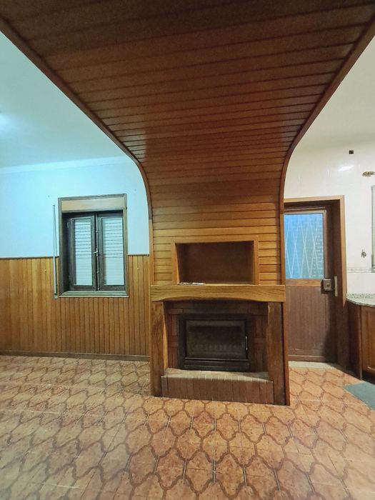 DESCEU!!    Moradia T4+ em Azurara - inúmeras possibilidades