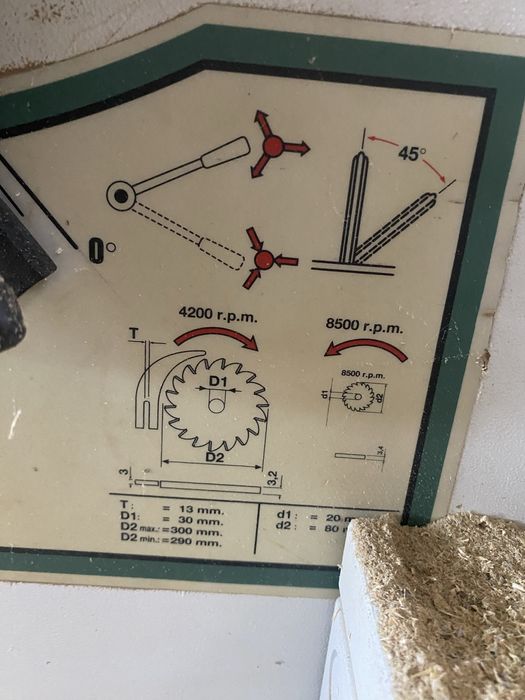 Esquadrejora Tecnica em perfeito estado e funcionamento.