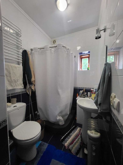 Продаж гарного будинку з земельною ділянкою в центрі Яремче!