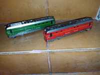 Dwa modele  lokomotywy  każda po 23 cm