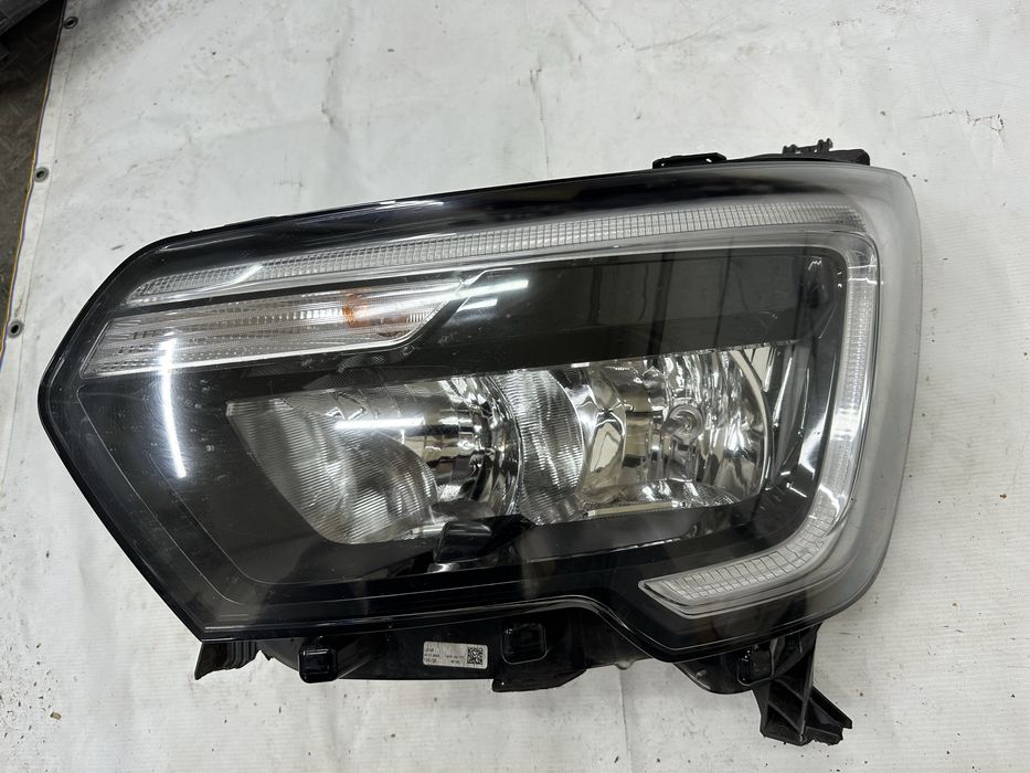Lampa lewy przod renault master 4 led europa