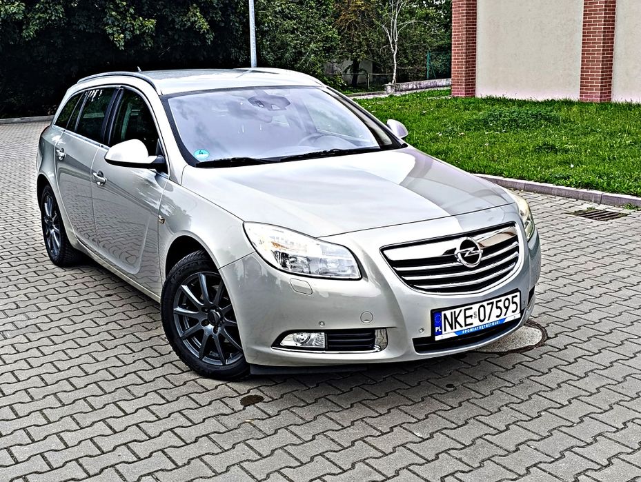 *Opel Insignia*1.8 benzyna* Bogate wyposażenie* Super stan*