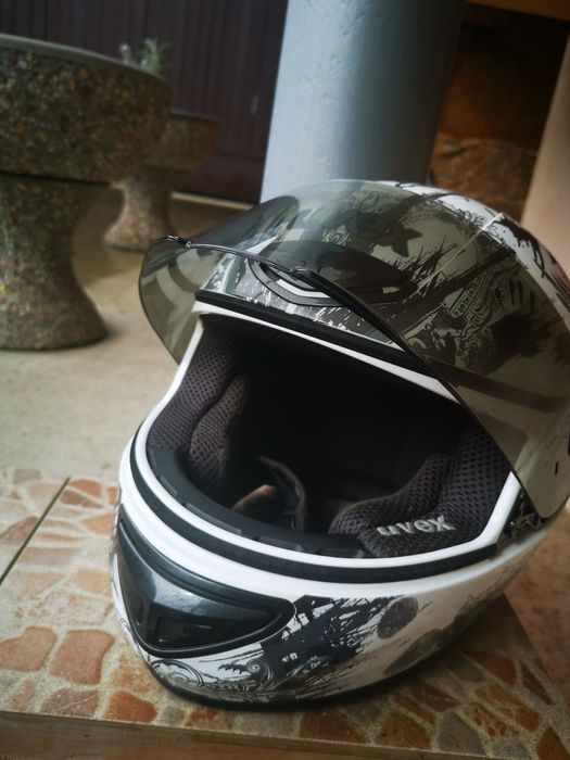 Шоломи продам недорого