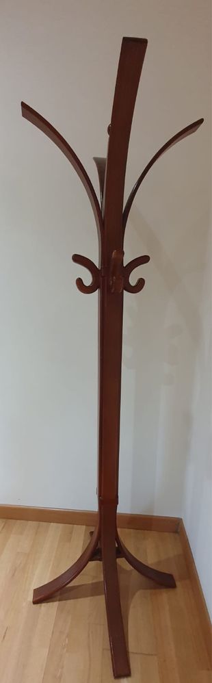 Cabide de madeira (174 x 63 cm)
