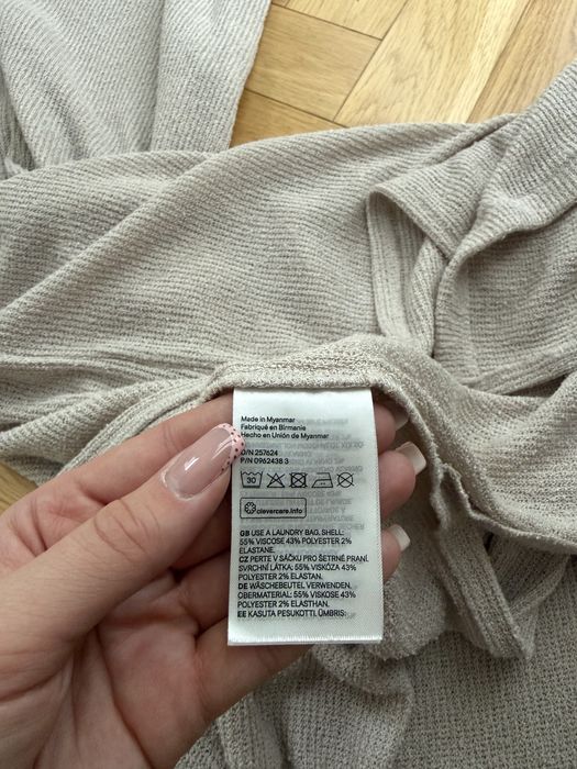 Sukienka midi H&M S jesienna beżowa kremowa do pracy długa