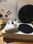 Xbox Series S 512GB z dwoma padami