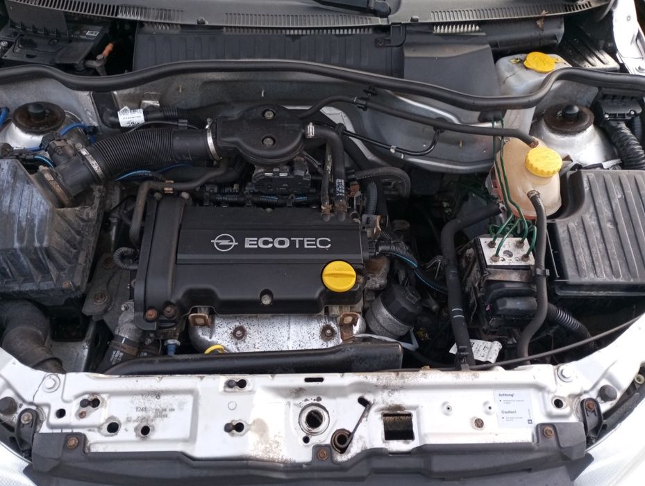 Opel Corsa 1.2 Ben. 2002 rok.