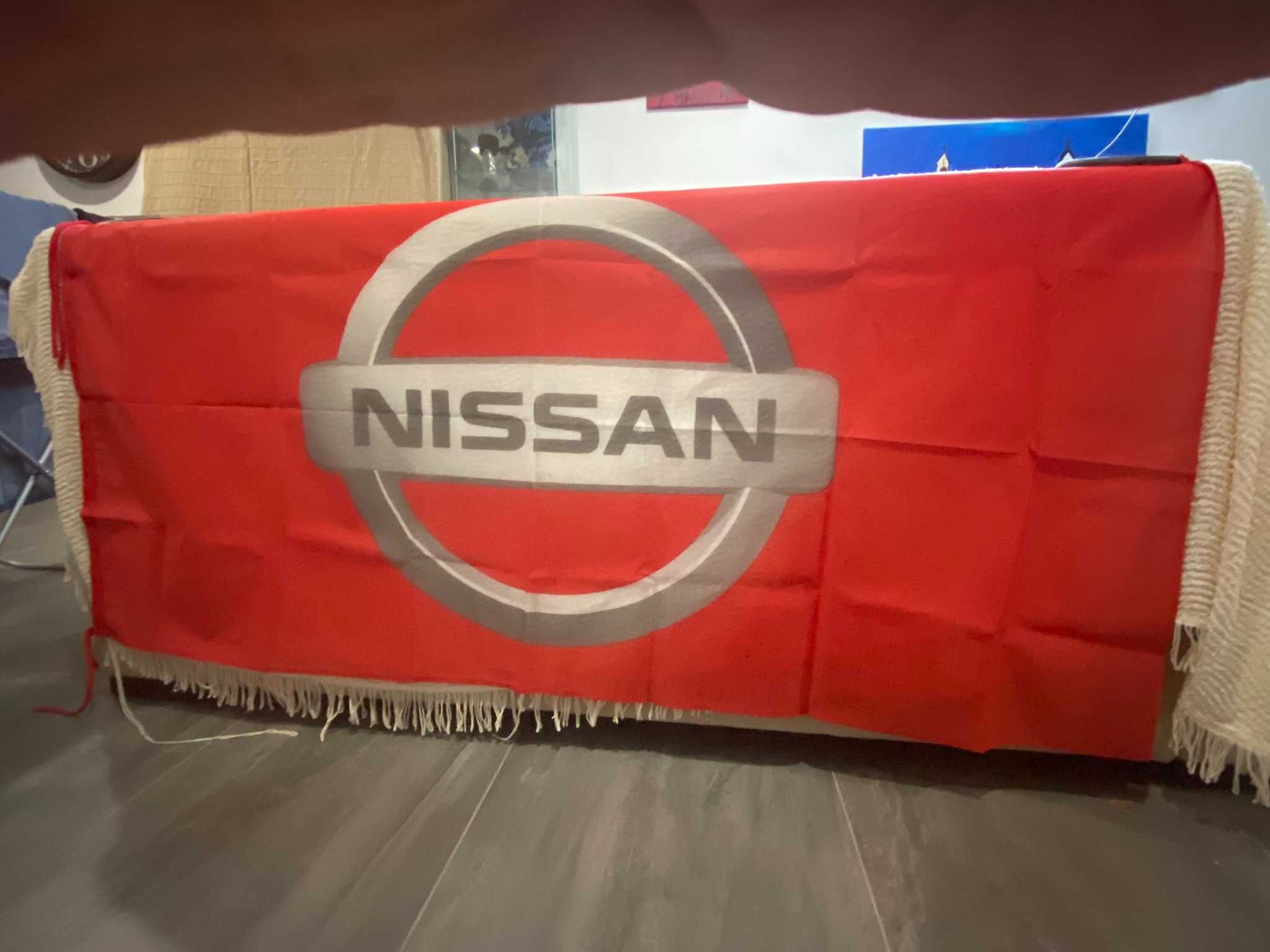 Bandeiras 150cm Nissan e Mazda