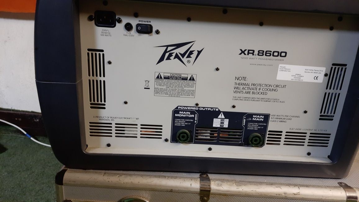 kolumny Electro Voice ELX215 + powermixer Peavey XR 8600 -2x 600 W