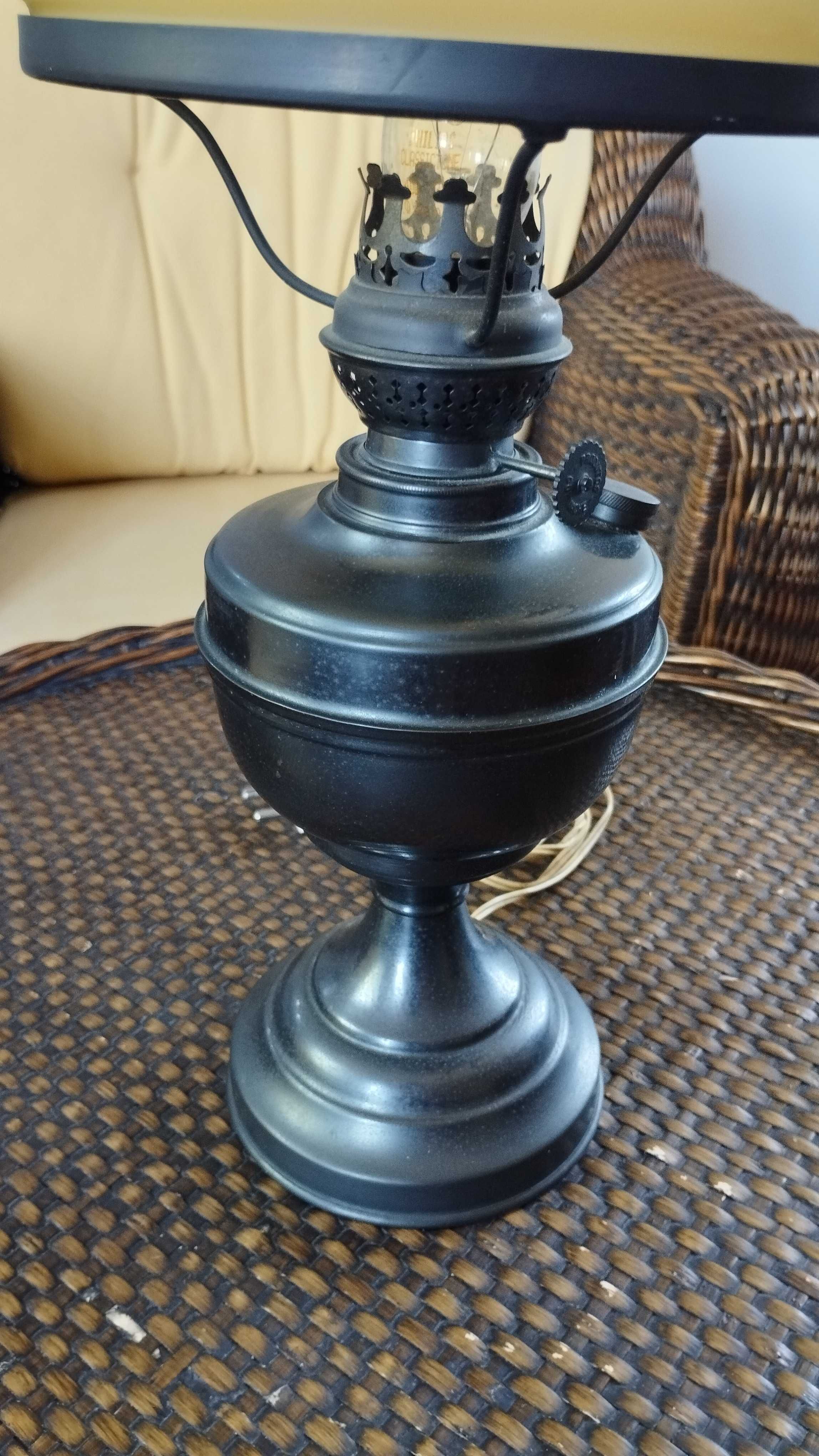 Candeeiro Vintage – Antigo Lampião a Óleo Adaptado para Eletricidade