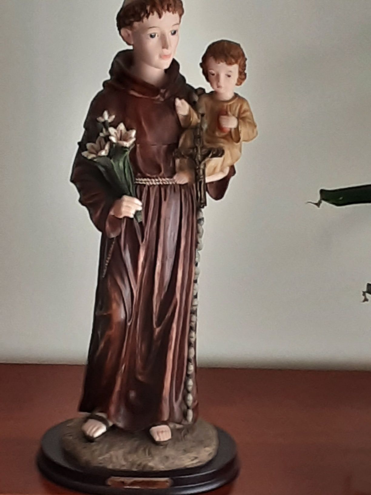 Santo António  com o menino medida 48 cm altura